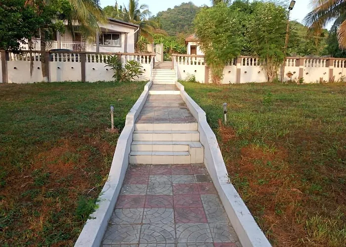 Eleganta Beach Resort